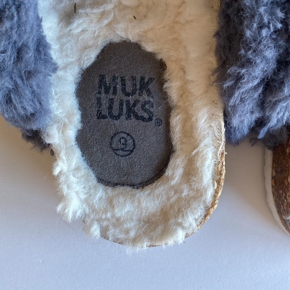 Muk Luks blue white fluffy slippers cork sole Sz 9 - Picture 2 of 5